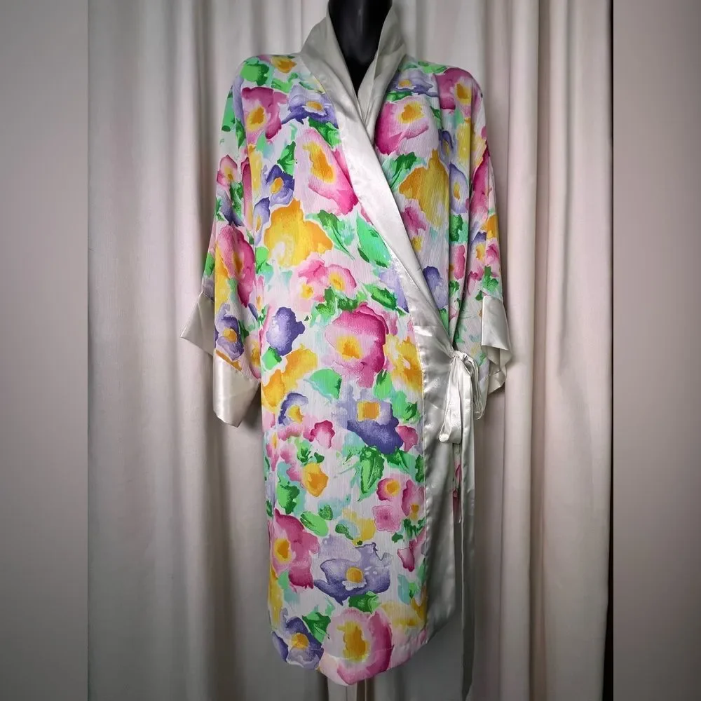 Vintage Victoria’s Secret satin and sheer wrap robe 🌺 excellent condition 🌺